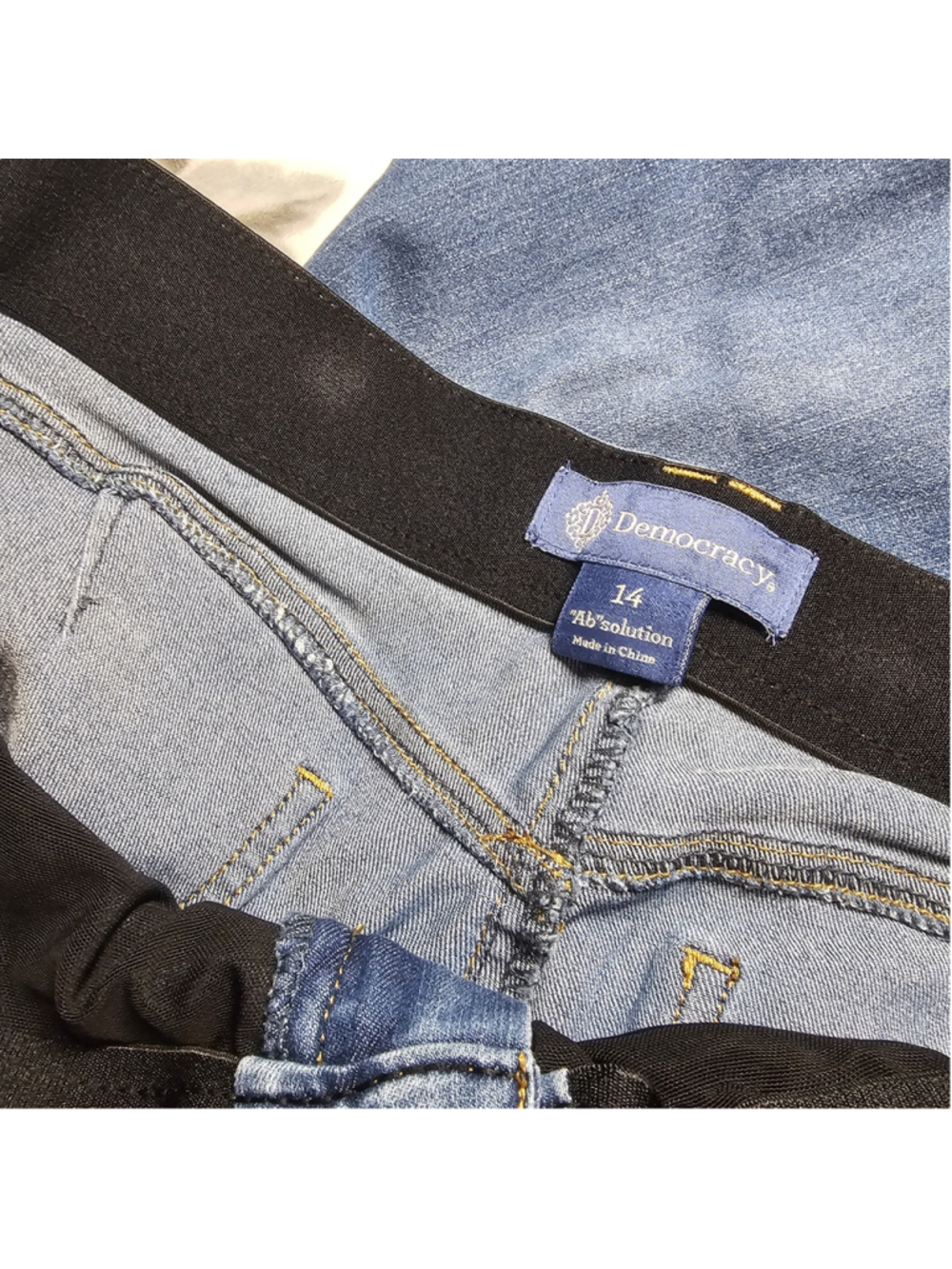 Democracy "Ab"solution Medium Wash Ankle Crop Stretch Jeans Size 14